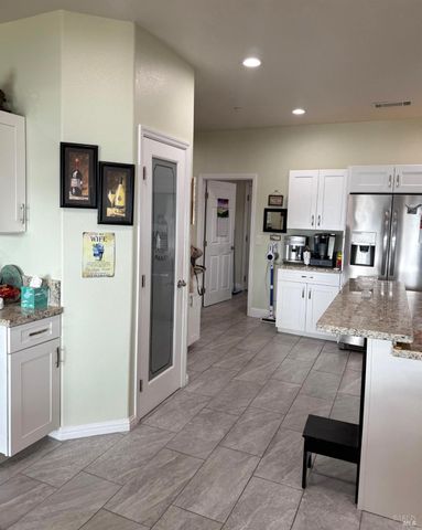 11921 Lakeshore Dr, Clearlake, CA 95422