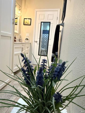 11921 Lakeshore Dr, Clearlake, CA 95422