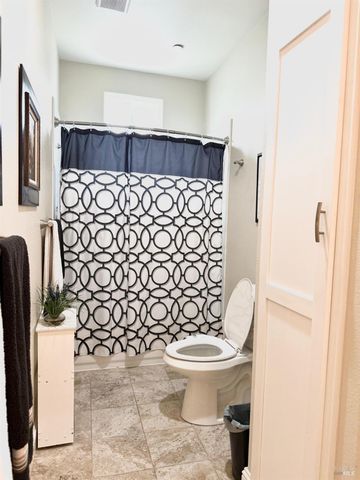 11921 Lakeshore Dr, Clearlake, CA 95422