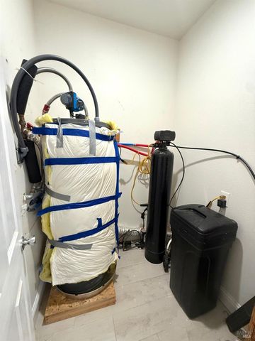 11921 Lakeshore Dr, Clearlake, CA 95422