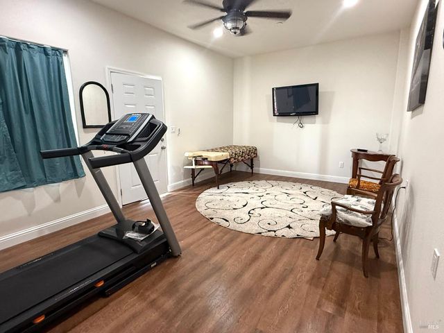 11921 Lakeshore Dr, Clearlake, CA 95422