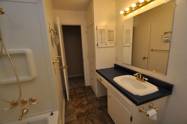5925 Memphis, Wichita, KS 67220