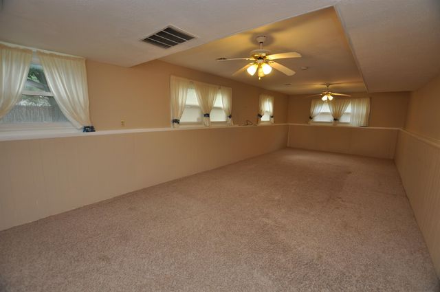 5925 Memphis, Wichita, KS 67220