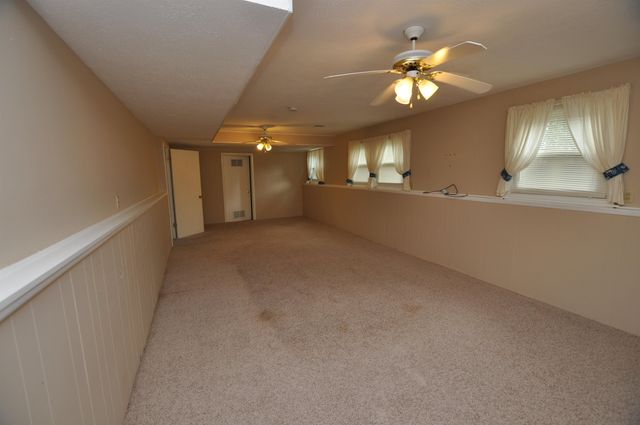 5925 Memphis, Wichita, KS 67220