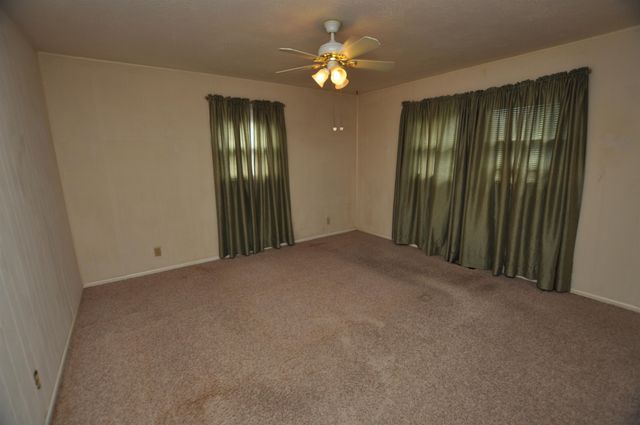 5925 Memphis, Wichita, KS 67220