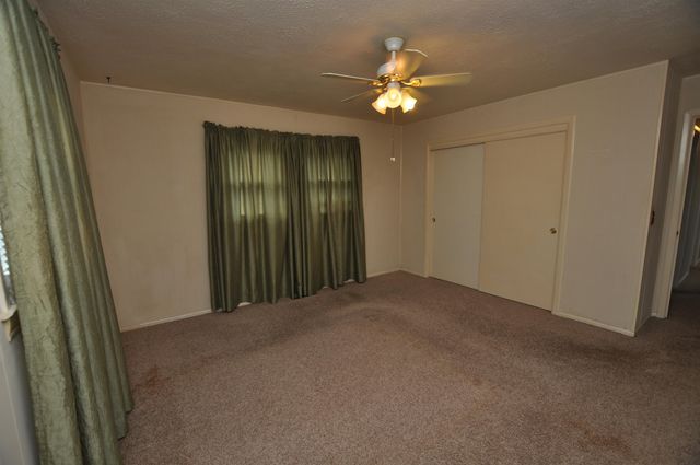 5925 Memphis, Wichita, KS 67220
