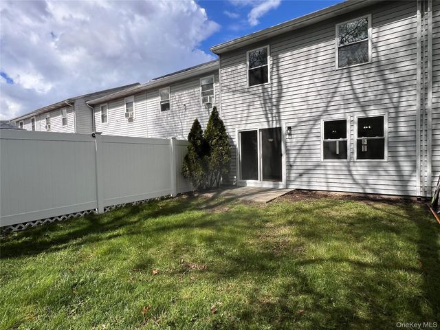524 Saracino Drive, Maybrook, NY 12543