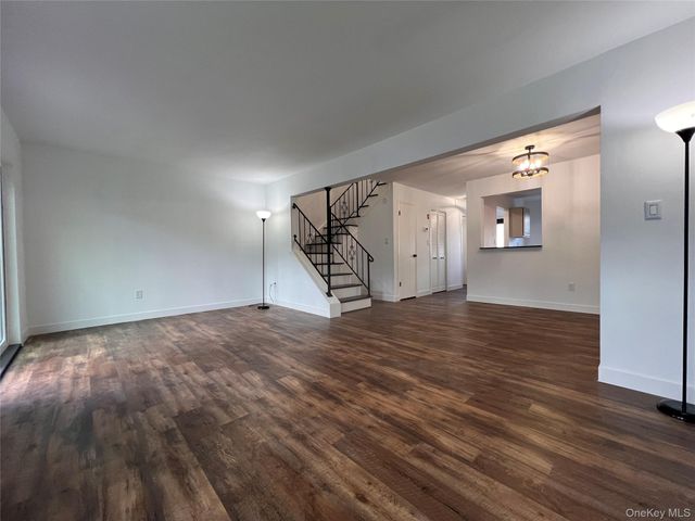 524 Saracino Drive, Maybrook, NY 12543
