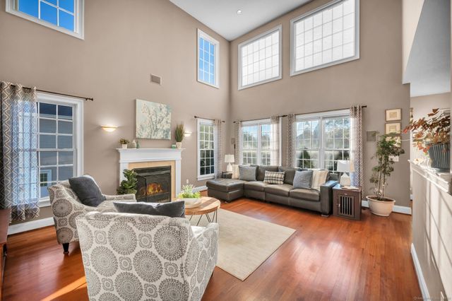 15 Murphy Drive, Rocky Hill, CT 06067