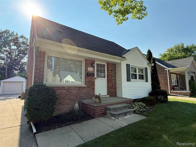 1843 Robindale Avenue, Dearborn, MI 48128