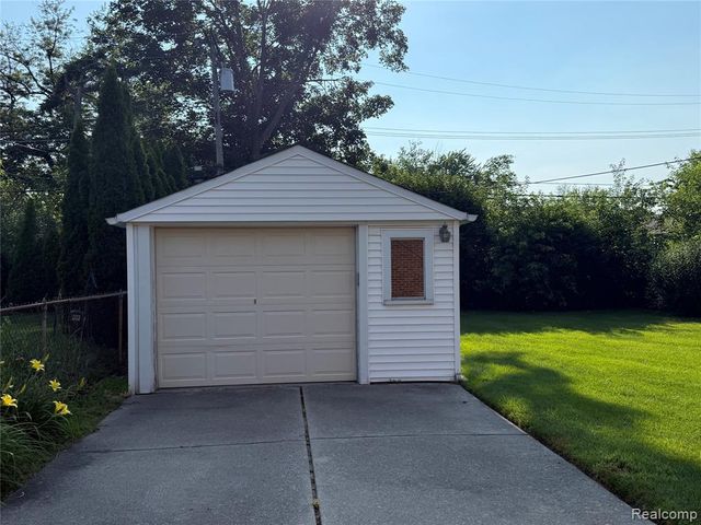 1843 Robindale Avenue, Dearborn, MI 48128