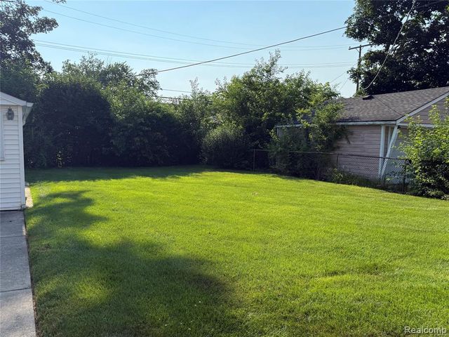 1843 Robindale Avenue, Dearborn, MI 48128
