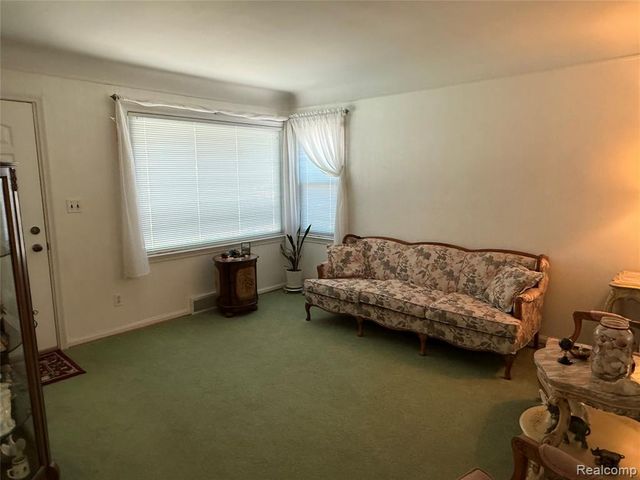 1843 Robindale Avenue, Dearborn, MI 48128