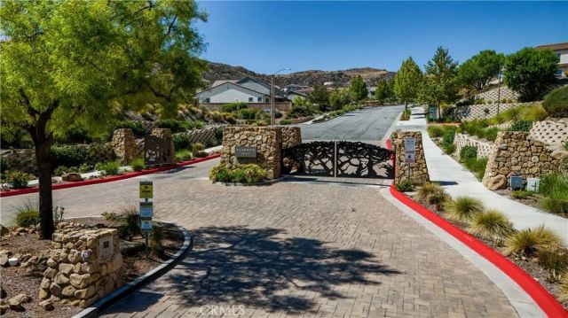 18751 Cedar Crest, Canyon Country, CA 91387