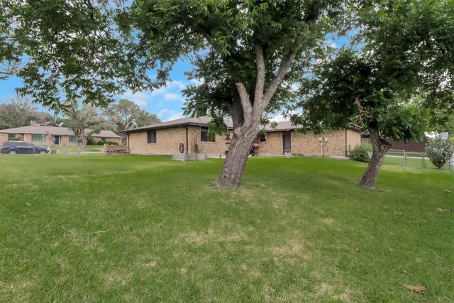 1414 British Boulevard, Grand Prairie, TX 75050