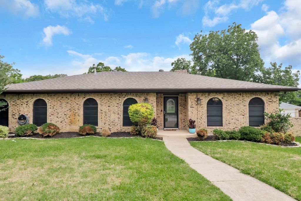 1414 British Boulevard, Grand Prairie, TX 75050