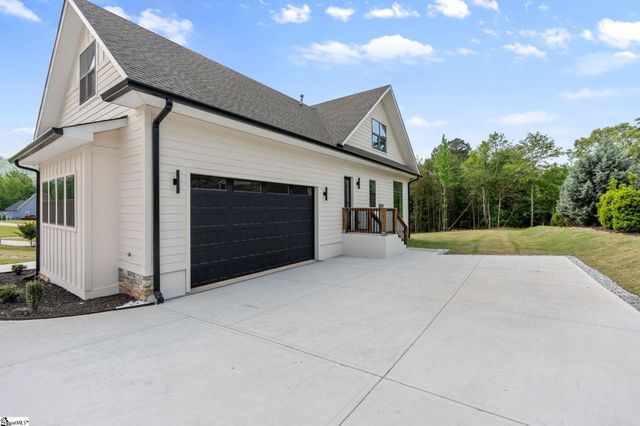 100 Pinelands Place, Travelers Rest, SC 29690
