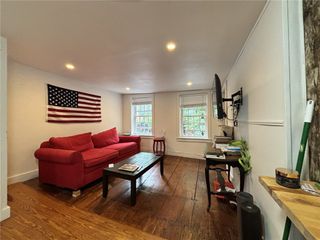 28 Broadway A, Newport, RI 02840