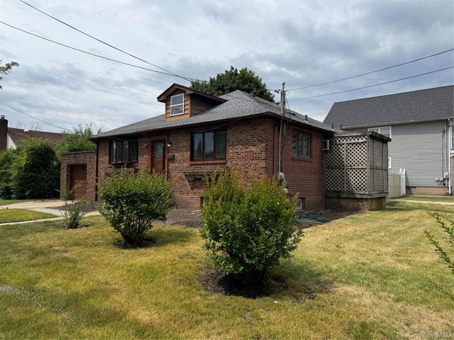 634 Leonard Avenue, Uniondale, NY 11553