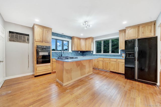 634 Leonard Avenue, Uniondale, NY 11553