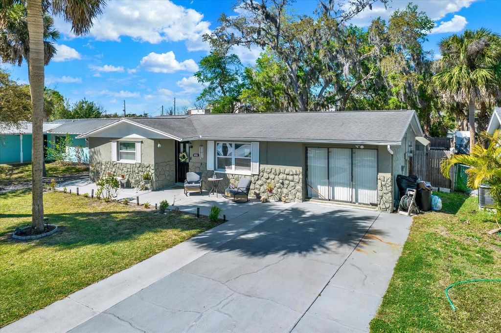 Image 20 of property listing at 5609 QUIST DRIVE, Port Richey, FL 34668