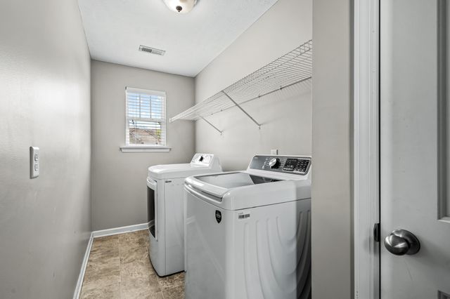 1825 Warmingfield Dr, Murfreesboro, TN 37127