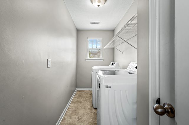 1825 Warmingfield Dr, Murfreesboro, TN 37127