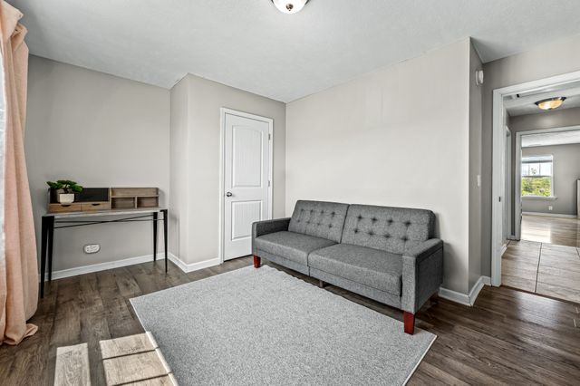 1825 Warmingfield Dr, Murfreesboro, TN 37127