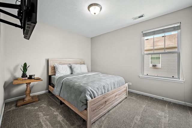 1825 Warmingfield Dr, Murfreesboro, TN 37127