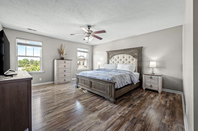 1825 Warmingfield Dr, Murfreesboro, TN 37127