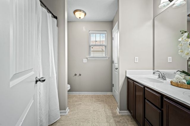 1825 Warmingfield Dr, Murfreesboro, TN 37127