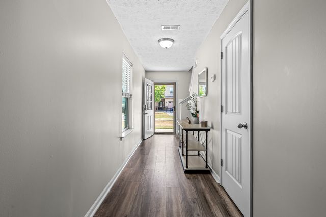 1825 Warmingfield Dr, Murfreesboro, TN 37127