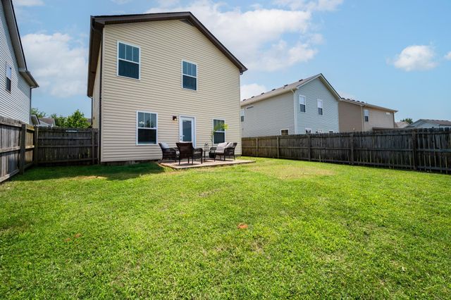 1825 Warmingfield Dr, Murfreesboro, TN 37127