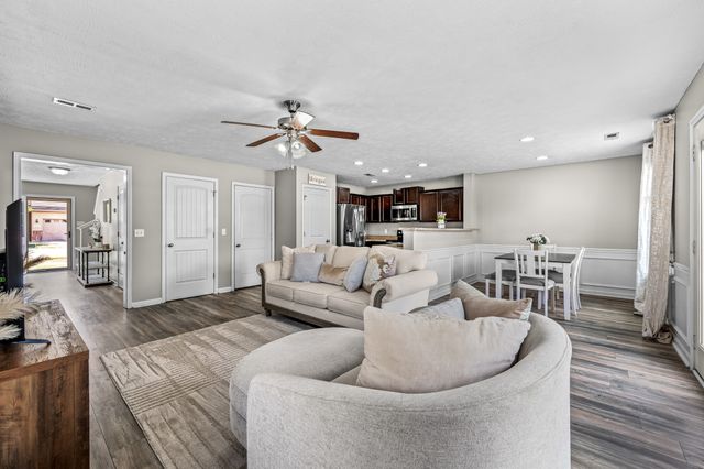 1825 Warmingfield Dr, Murfreesboro, TN 37127