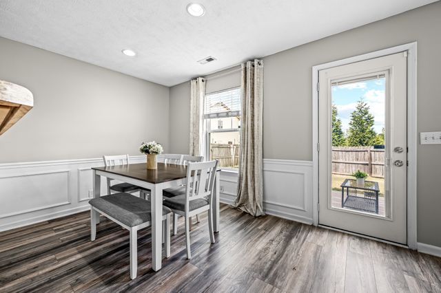 1825 Warmingfield Dr, Murfreesboro, TN 37127