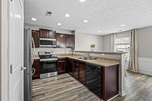 1825 Warmingfield Dr, Murfreesboro, TN 37127