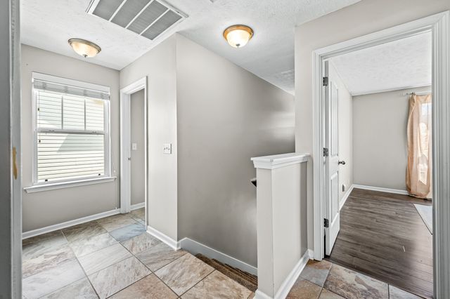 1825 Warmingfield Dr, Murfreesboro, TN 37127