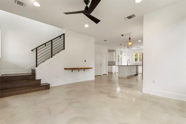 1145 Shady LN 1A, Austin, TX 78721