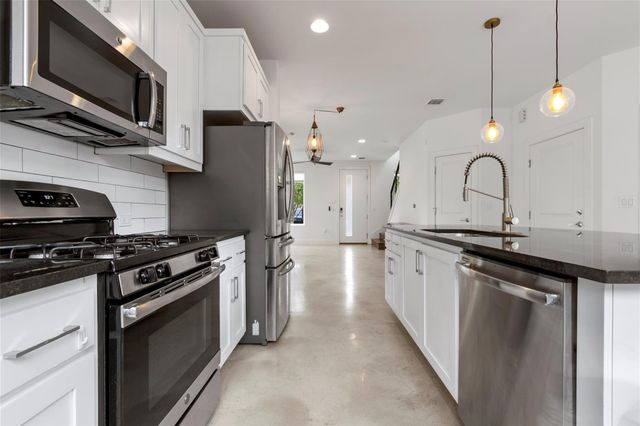 1145 Shady LN 1A, Austin, TX 78721