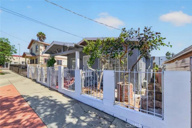 822 N Fickett, Los Angeles, CA 90033
