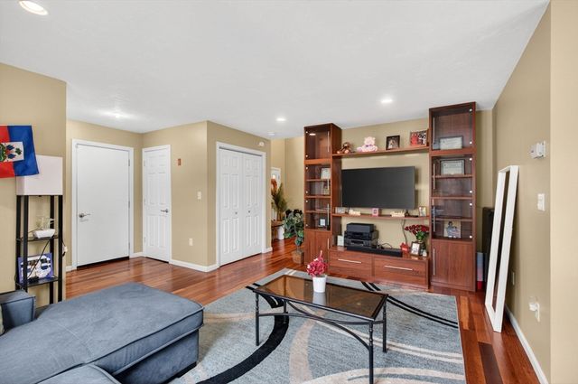 16A Burghardt St, Worcester, MA 01604