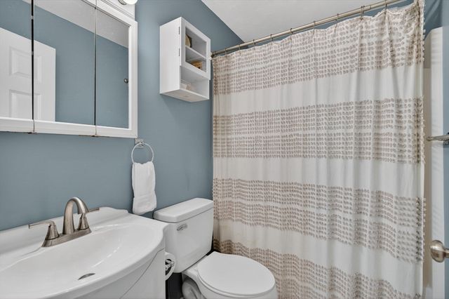 16A Burghardt St, Worcester, MA 01604