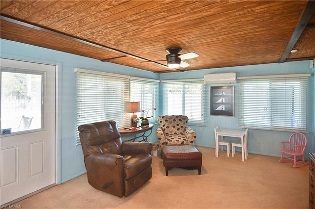 1319 SE 33rd TER, Cape Coral, FL 33904