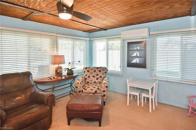 1319 SE 33rd TER, Cape Coral, FL 33904