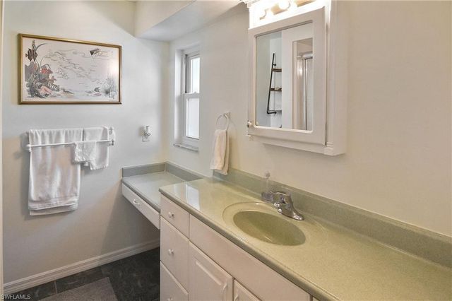 1319 SE 33rd TER, Cape Coral, FL 33904