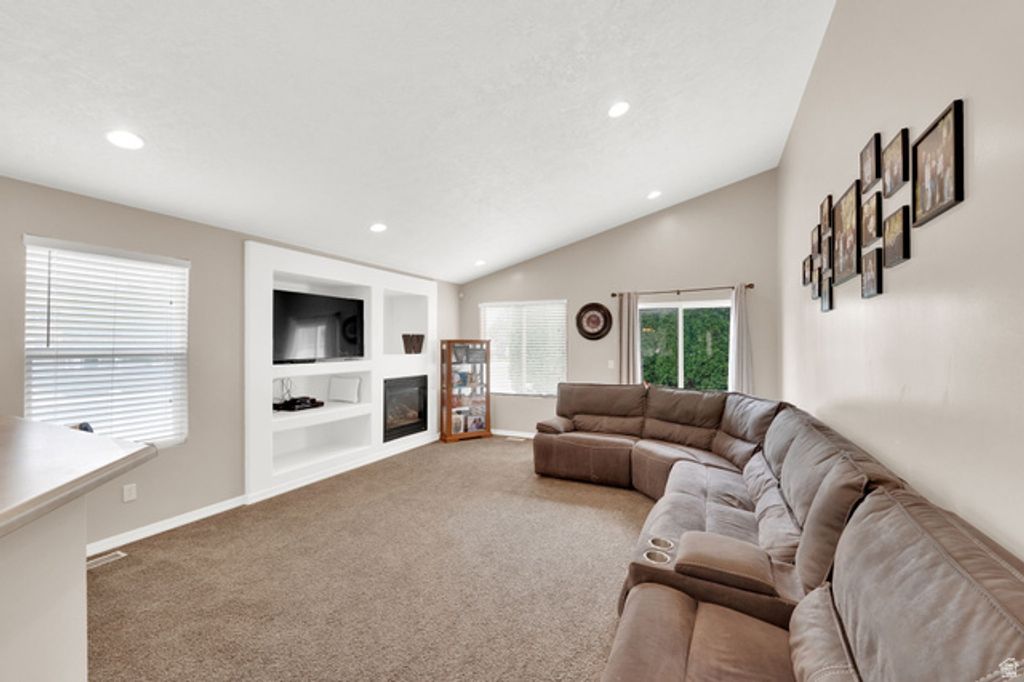 Image 12 of property listing at 5949 W FRAGRANT LN, Herriman, UT 84096