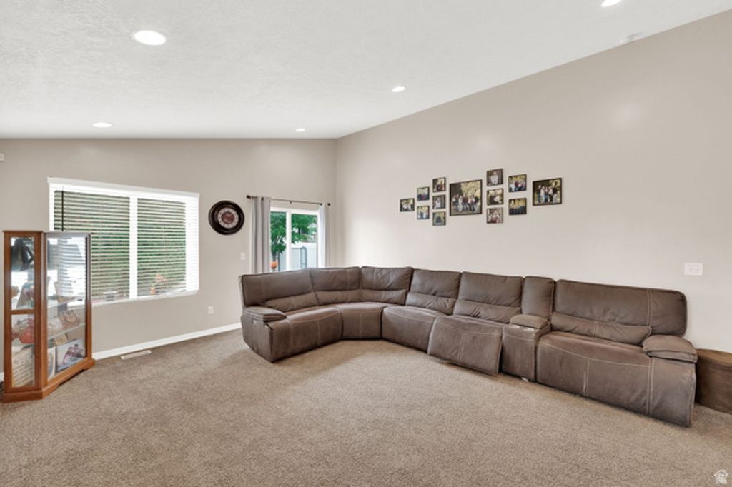 Image 13 of property listing at 5949 W FRAGRANT LN, Herriman, UT 84096