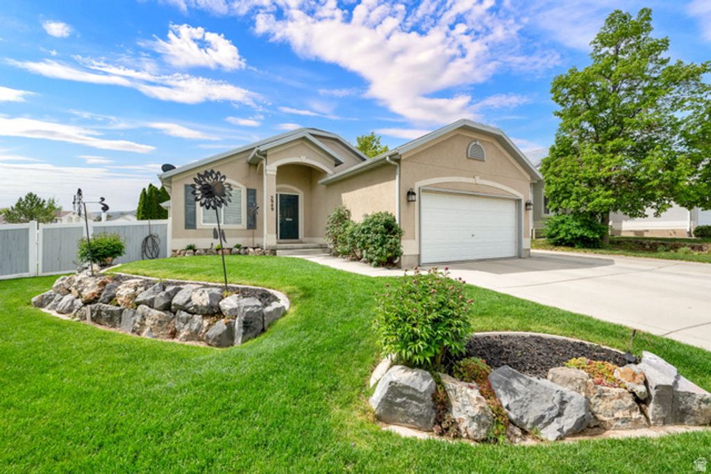 Image 4 of property listing at 5949 W FRAGRANT LN, Herriman, UT 84096
