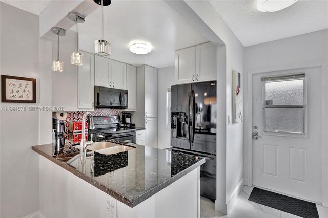 4705 NW 35th Street 501, Lauderdale Lakes, FL 33319