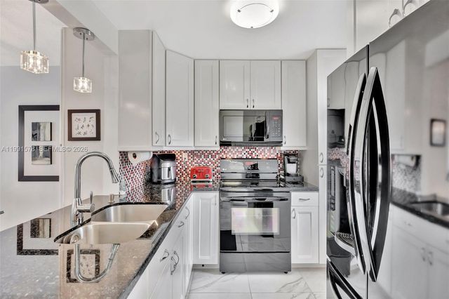 4705 NW 35th Street 501, Lauderdale Lakes, FL 33319